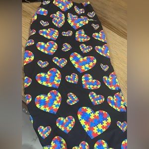 Leggings with heart puzzle pieces OS fits size 0-10